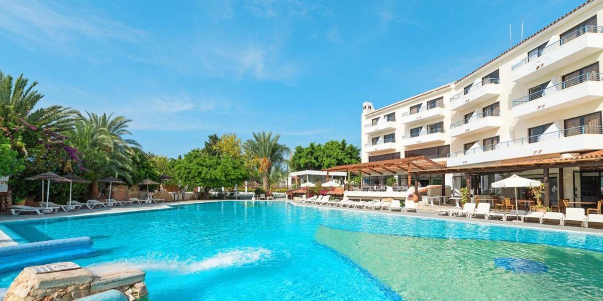 2 Bedroom Townhouse, Close To Paphos Harbour, Use Of Onsite Facilities מראה חיצוני תמונה